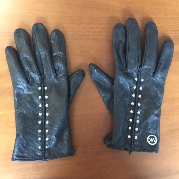 Michael Kors Accessories - Michael Kors leather gloves Michael Kors Accessories - Michael Kors leather gloves
